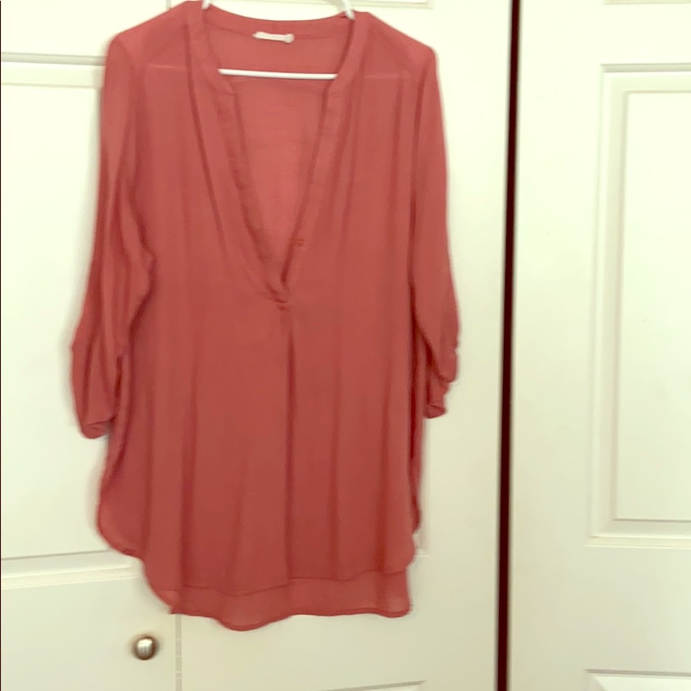 EUC Sz Large Hensley blouse in a soft pink color.
